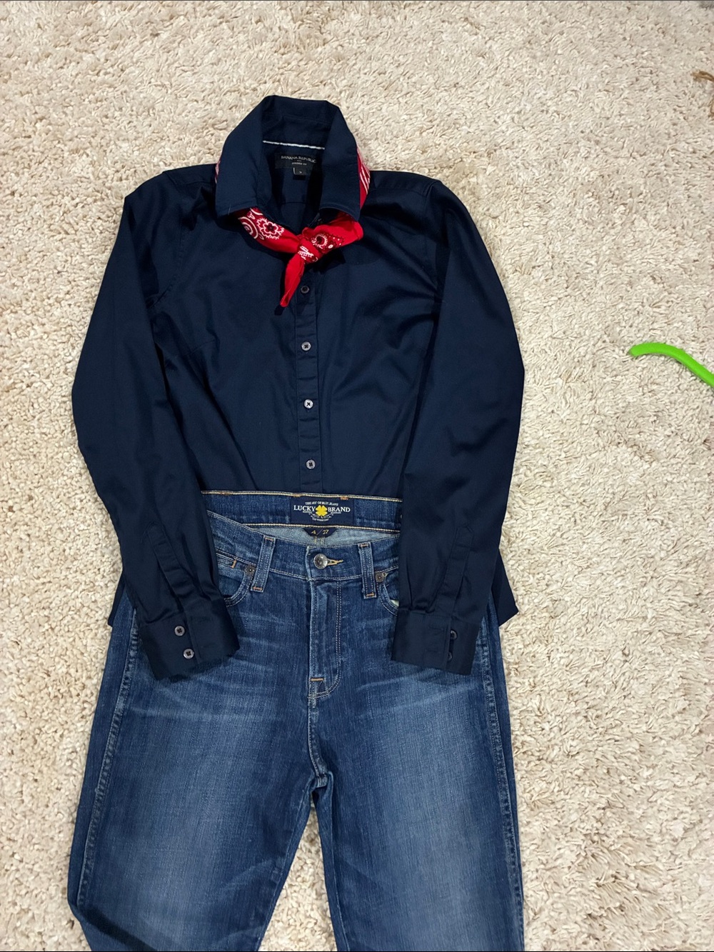 Lucky Brand Jeans w/BR navy shirt